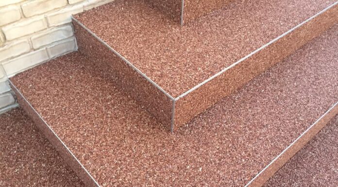 Prekrijte stare pločice na terasi kamenim tepihom i istražite najnoviji trend podova za balkone i stubišta Prekrijte stare pločice na terasi kamenim tepihom i istražite najnoviji trend podova za balkone i stubišta - featured image