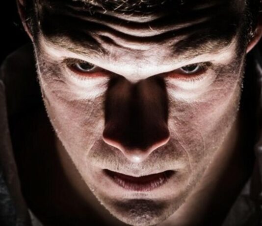 Pokret TIJELA otkriva pravog psihopatu: Ako se POMIJERA na ovaj način bežite što dalje Pokret TIJELA otkriva pravog psihopatu: Ako se POMIJERA na ovaj način bežite što dalje - featured image