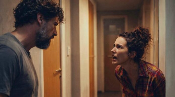 Dovukla sam se kući nakon dvanaestosatne smjene, noge mi otpadaju, a ti zahtijevaš da sada stanem za štednjak i pržim ti kotlete. Dovukla sam se kući nakon dvanaestosatne smjene, noge mi otpadaju, a ti zahtijevaš da sada stanem za štednjak i pržim ti kotlete. - featured image