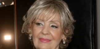 Vjenčanica Lepe Lukić hit je i za današnje standarde, pogledajte samo: Isplivala jedina fotografija vjenčanja pjevačice sa suprugom kojeg je uhvatila u preljubi Vjenčanica Lepe Lukić hit je i za današnje standarde, pogledajte samo: Isplivala jedina fotografija vjenčanja pjevačice sa suprugom kojeg je uhvatila u preljubi - featured image