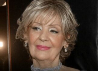 Vjenčanica Lepe Lukić hit je i za današnje standarde, pogledajte samo: Isplivala jedina fotografija vjenčanja pjevačice sa suprugom kojeg je uhvatila u preljubi Vjenčanica Lepe Lukić hit je i za današnje standarde, pogledajte samo: Isplivala jedina fotografija vjenčanja pjevačice sa suprugom kojeg je uhvatila u preljubi - featured image